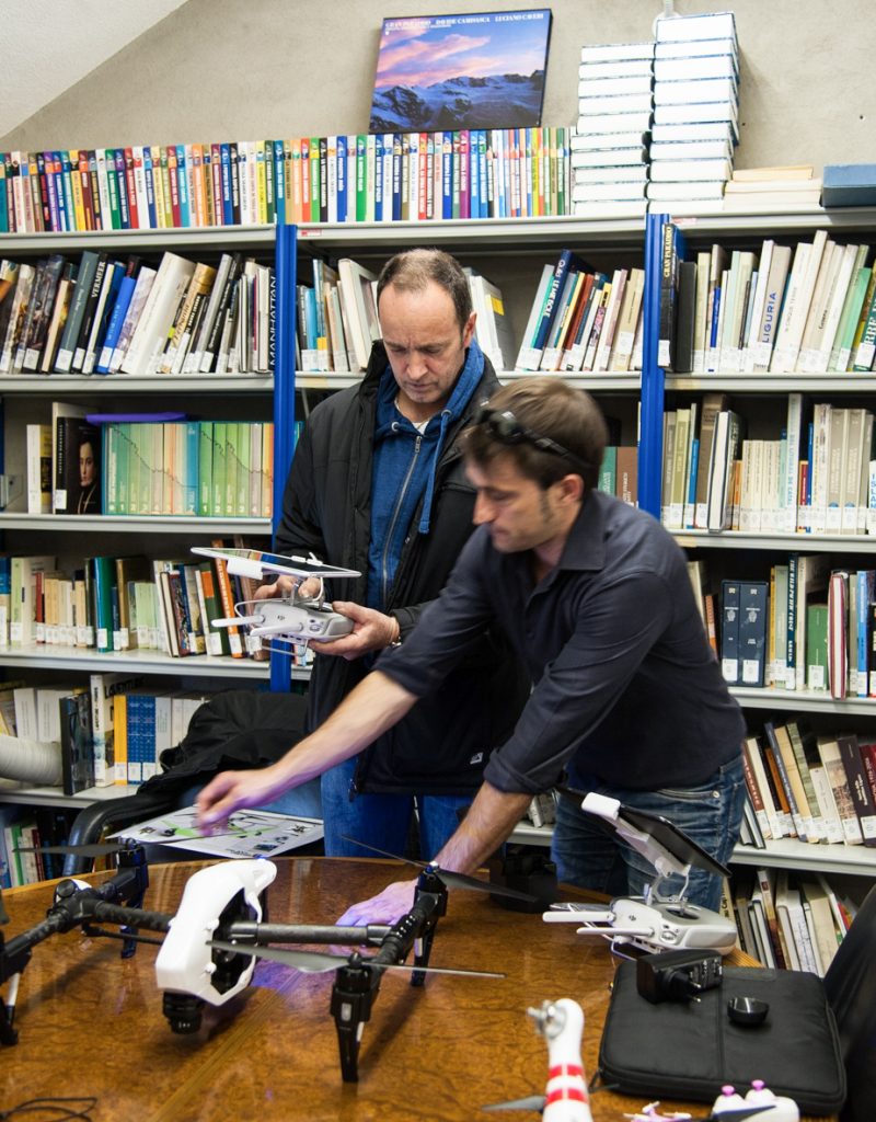 Bruno Ravera lezione universitaria fotografare con droni